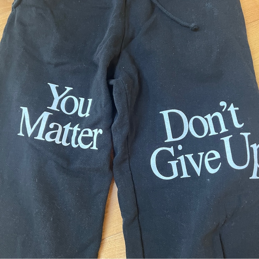 Praying Black 'Don't Give Up' Sweatpants